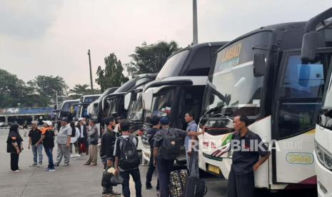 Kondisi Terminal Kampung Rambutan, Jakarta Timur.