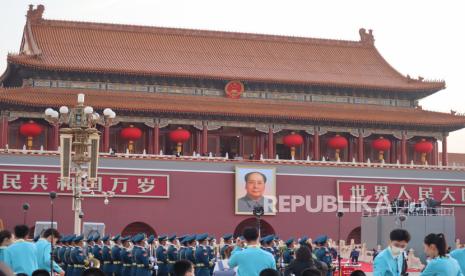 Ratusan orang berkumpul di Taipei pada Sabtu (4/6/2022) untuk memperingati tindakan berdarah China terhadap demonstran pro-demokrasi di Lapangan Tiananmen Beijing 33 tahun yang lalu. 