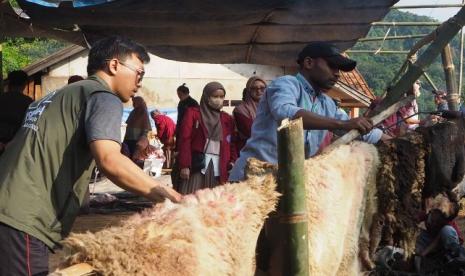 Kurban di Sumsel, Mahasiswa UM Bandung Amalkan Semangat Al Ma’un - Suara Muhammadiyah