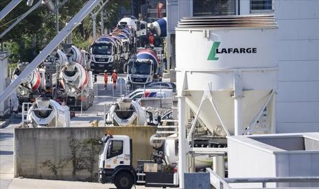 Aktivis lingkungan serang pabrik raksasa semen Prancis, Lafarge