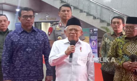 Wakil Presiden KH Maruf Amin saat memberikan kuliah umum kepada Peserta Program Pendidikan Reguler Angkatan (PPRA) LXV dan Program Pendidikan Singkat (PPSA) XXIV Tahun 2023, di Lemhannas RI, Jakarta Pusat, Selasa siang (25/07/2023). 