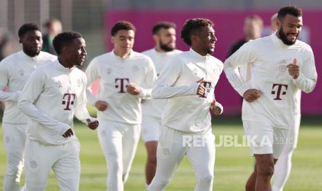 Para pemain Bayern Muenchen berlatih sebagai persiapan menghadapi Galatasaray di Rams Park, Turki, dalam lanjutan Liga Champions, Selasa (24/10/2023).