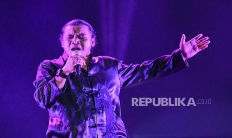 Penyanyi Didi Kempot  tampil membawakan sejumlah lagu hits-nya pada hari pertama Synchronize Fest 2019 di Gambir Expo, Kemayoran, Jakarta, Jumat (4/10/2019). Penyanyi yang dijuluki Godfather of Brokenheart itu membawakan sejumlah lagu diantaranya Stasiun Balapan, Banyu Langit dan Pamer Bojo