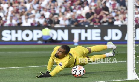 Kiper Chelsea, Robert Sanchez. 