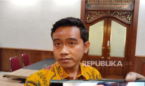 Cawapres nomor urut 2 sekaligus Wali Kota Solo, Gibran Rakabuming Raka melakukan lawatan ke Inggris.