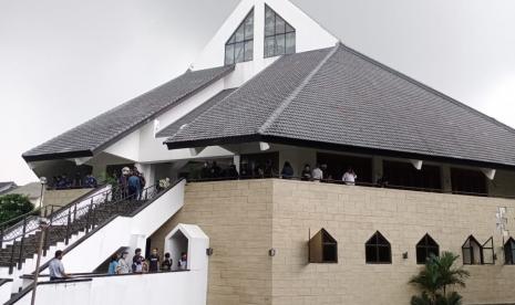 Gereja Sumber Kasih: Jenazah Glenn Fredly Sempat Dibungkus Plastik