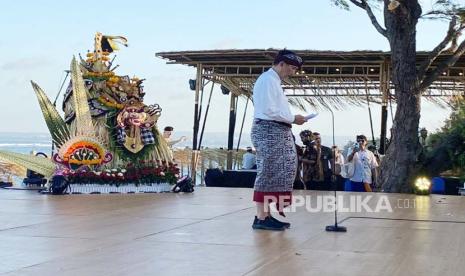 Menteri Bidang Kemaritiman dan Investasi, Luhut Binsar Pandjaitan saat memberikan sambutan di rangkaian acara World Water Forum di Kura Kura Bali, Sabtu (18/5/2024). 