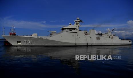 Awak KRI Nanggala Letda Laut Munawir Ingin Pindah ke Sampit. KRI Raden Eddy Martadinata -331 kembali berlayar untuk melanjutkan pencarian KRI Nanggala-402 di Pelabuhan Tanjung Wangi, Banyuwangi, Jawa Timur,  Minggu (25/4/2021).  Pencarian KRI Nanggala-402 terkonsentrasi di sembilan titik perairan utara Bali, sekitar 40 Km dari pesisir Celukan Bawang, Kabupaten Buleleng, Bali. 