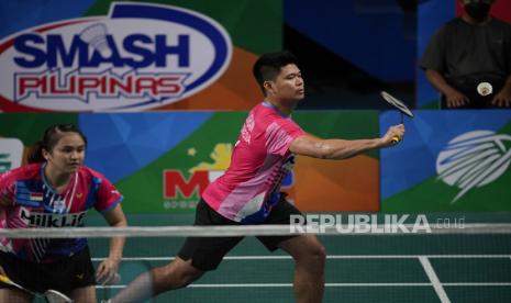 Pebulu tangkis ganda campuran Indonesia, Praveen Jordan dan Melati Daeva Oktavianti (kiri). Praveen Jordan/Melati Daeva Oktavianti, terpaksa mundur dari babak semifinal Kejuaraan Asia 2022, Sabtu (30/4/2022), karena Praveen mengalami cedera.