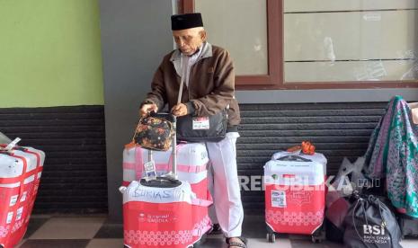 Ratusan jamaah haji tiba di Kantor Kementerian Agama (Kemenag) Kota Bandung, Jumat (21/7/2023) pagi setelah menjalani ibadah haji di Mekkah, Arab Saudi.