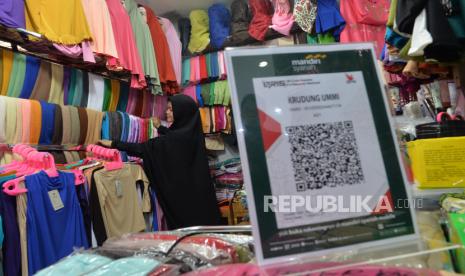 Bi Biaya Merchant Qris Lebih Rendah Dari Kartu Debit Republika Online