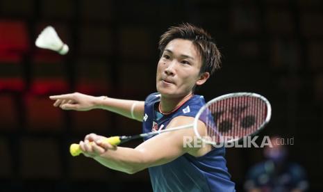 Pebulu tangkis Kento Momota dari Jepang.