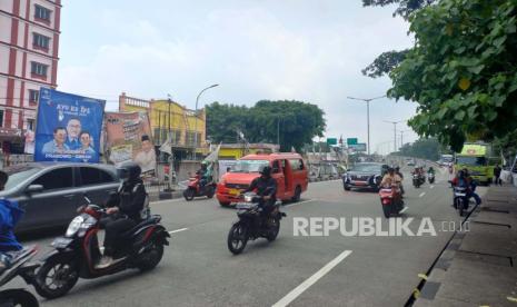 Suasana di lokasi tawuran, bawah flyover Pasar Rebo, Jakarta Timur, Rabu (31/1/2024). Warga Pasar Rebo sebut tawuran kerap terjadi tiap pekan karena janjian di flyover.