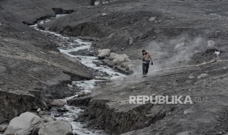 Ilustrasi tambang pasir. Menteri Investasi atau Kepala Badan Koordinasi Penanaman Modal (BKPM) Bahlil Lahadalia mengatakan izin usaha yang dicabut akan diberikan kepada kelompok masyarakat sesuai kemampuannya.