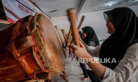 Rampak bedug (ilustrasi). Masjid Istiqlal menyiapkan rampak bedug, takbir nasional dan pawai obor saat malam takbiran untuk menyambut Hari Raya Idul Fitri 1445 Hijriah.