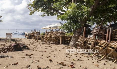 Pantai Sanur dapat kiriman sampah (ilustrasi)