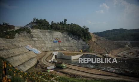 Suasana terowongan air dalam sebuah pembangunan bendungan (ilustrasi).