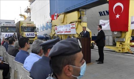 Lebanon menerima 511,7 ton pasokan makanan yang disalurkan oleh Turki lewat kapal yang tiba di pelabuhan Tripoli 