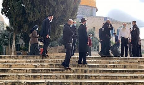 Kabinet keamanan Israel mengumumkan pada Selasa (8/6) bahwa parade pengibaran bendera yang direncanakan oleh kelompok sayap kanan di Yerusalem Timur akan diadakan pada 15 Juni.