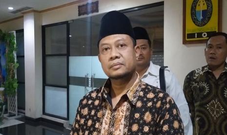 Mas Bechi Menyerahkan Diri Diantar Ayahnya ke Polda Jatim