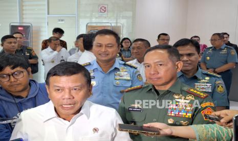 Wakil Menteri Pertahanan M. Herindra bersama Panglima TNI Jenderal Agus Subiyanto di Gedung Nusantara II, Kompleks Parlemen, Senayan, Jakarta Pusat, Kamis (6/6/2024). 