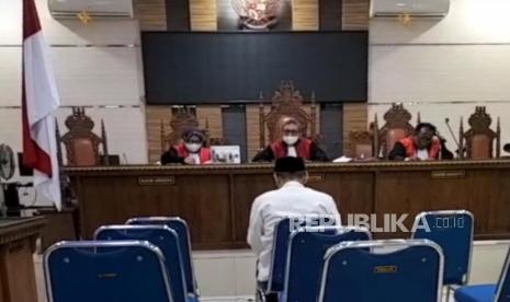 Terdakwa Karomani sedang menjalani sidang di PN Tipikor Tanjungkarang, Bandar Lampung, Selasa (9/5/2023). 