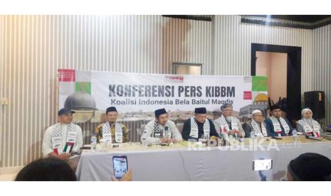 Koalisi Indonesia Bela Baitul Maqdis (KIBBM) melakukan konferensi pers terkait perkembangan terkini konflik Palestina-Israel di di Aljazeerah Restaurant Jatinegara, Jakarta Timur, Selasa (10/10/2023). 