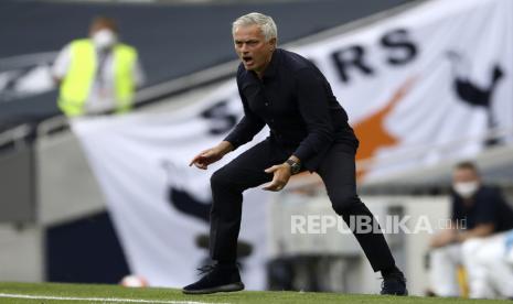 Pelatih Tottenham Hotspur, Jose Mourinho.