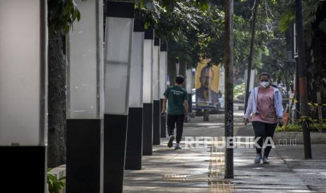 Warga berolahraga di kawasan taman kota Bandung, ilustrasi. Dinas Koperasi dan Usaha Menengah (KUKM) Kota Bandung tengah mempersiapkan pengalihfungsian Taman Valkenet atau Taman Pers, yang berlokasi di Jalan Malabar, Lengkong, Kota Bandung, menjadi destinasi wisata kuliner halal.