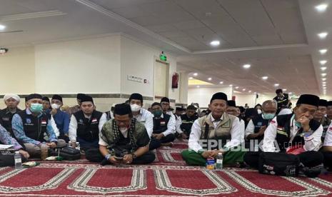 Petugas Haji Daerah (PHD) yang bertugas di Mekkah mengikuti pengarahan serta motivasi dari Direktur Jenderal Bina Keuangan Daerah Kementerian Dalam Negeri (Kemendagri) Agus Fatoni. Pengarahan ini diberikan dalam pertemuan antara Kementerian Agama dan Kemendagri bersama dengan Petugas Haji Daerah (PHD) seluruh Indonesia di Masjid Hotel Ahifwat Al-Shodiq, Sektor 6, Mekkah, beberapa waktu lalu.