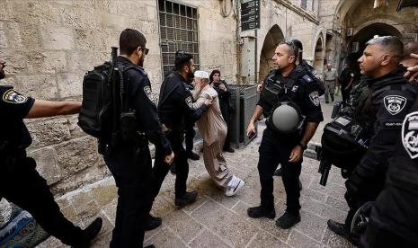 Turki mengutuk serangan di kompleks Masjid Al-Aqsa oleh beberapa kelompok radikal Israel, dan menyerukan otoritas Israel untuk mengambil tindakan yang diperlukan.