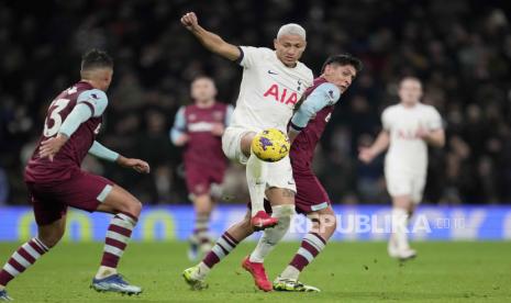 Laga West Ham United vs Tottenham Hotspur (ilustrasi)