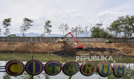 Dinas Lingkungan Hidup (DLH) Kabupaten Bandung menyatakan, kualitas air di Daerah Aliran Sungai (DAS) Citarum terus mengalami peningkatan.