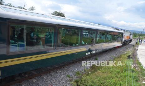 Gerbong kereta Panoramic Kereta Api (KA) Papandayan menuju Stasiun Garut, Jawa Barat, Rabu (24/1/2024). 