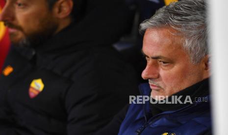 Pelatih AS Roma, Jose Mourinho.