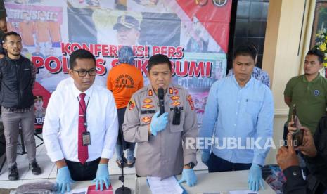 Kapolres Sukabumi AKBP Maruly Pardede dalam keterangan pers terkait kasus invetasi bodong dengan nilai kerugian miliaran rupiah di Mapolres Sukabumi, Palabuhanratu Jumat (3/3/2023).