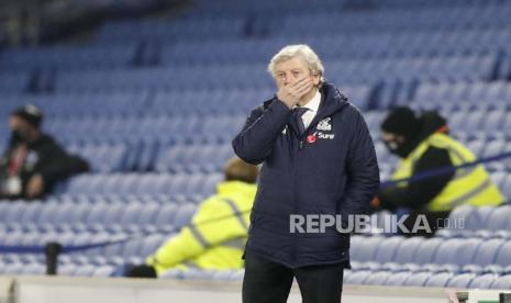 Manajer Crystal Palace Roy Hodgson bereaksi selama pertandingan sepak bola Liga Premier Inggris antara Brighton dan Hove Albion dan Crystal Palace di stadion Falmer di Brighton, Inggris, Senin, 22 Februari 2021. 