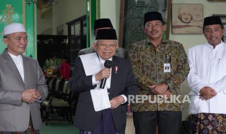 Wakil Presiden, Maruf Amin ketika menghadiri Haul Para Sesepuh di Ponpes Kauman, Lasem, Jawa Tengah, Sabtu( 27/1/2024)