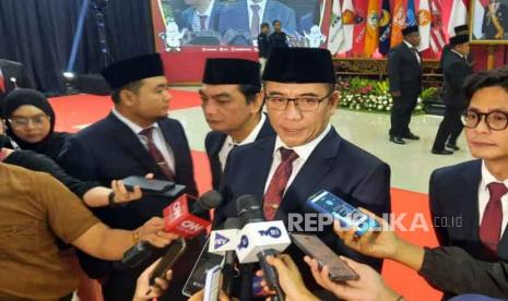 Ketua KPU RI Hasyim Asyari (tengah). Ketua KPU enggan komentari pernyataan Menko Polhukam Mahfud MD soal Pemilu 2024.