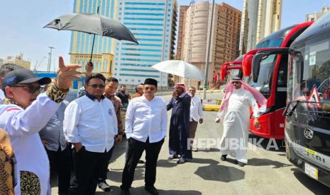 Menteri Agama (Menag) RI, Yaqut Cholil Qoumas meninjau kesiapan hotel dan bus jamaah haji di Makkah, Selasa (7/5/2024). 