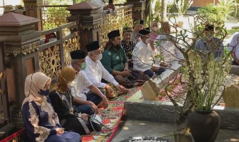 Ziarah ke Makam Gus Dur, Ganjar Pranowo: Beliau Pemberi Ruang Demokrasi