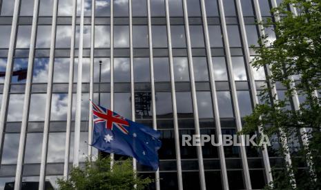 Bendera Australia. PT Jababeka Tbk berupaya mendorong adanya kerjasama konkret antar Indonesia dengan Australia untuk menyiasati masalah disrupsi rantai pasok (supply chain). Apalagi masalah disrupsi supply chain pangan mengakibatkan pemanasan global, perubahan iklim serta persoalan geopolitik.