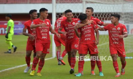 Para pemain Persija Jakarta saat merayakan gol