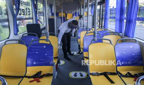 Serikat Pekerja Transjakarta (SPT) melaporkan Dirut Transjakarta  terkait dugaan pelanggaran hukum atas tunggakan uang lembur serta intimidasi yang dilakukan perusahaan. Laporan ini buntut dari intimidasi yang dilakukan manajemen PT TransJakarta dengan memberikan skorsing kepada beberapa pengurus Serikat Pekerja Transjakarta yang mengikuti aksi penyampaian pendapat di muka umum yakni di Kementerian Ketenagakerjaan RI pada 29 Juli 2020 lalu.  