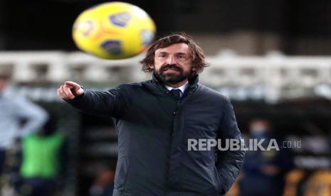  Pelatih kepala Juventus Andrea Pirlo bereaksi selama pertandingan sepak bola Serie A Italia antara Hellas Verona FC dan Juventus FC di stadion Marcantonio Bentegodi di Verona, Italia, 27 Februari 2021.