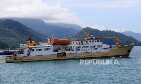 Sejumlah penumpang berada di kapal (ilustrasi). 