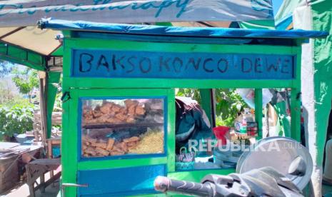 Sejumlah pelaku usaha dan penyedia jasa wisata di kawasan wisata Gunung Bromo mengalami kerugian akibat kebakaran lahan dan hutan. 