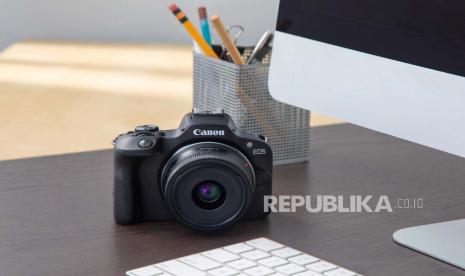 Canon EOS R100, kamera mirrorless APS-C teringan dan terkecil di ekosistem EOS R Canon dengan harga yang terjangkau.