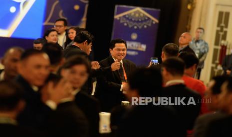 Calon Ketua Umum PSSI Erick Thohir saat menghadiri pembukaan Kongres Luar Biasa PSSI di Jakarta, Kamis (16/2/2023). Kongres Luar Biasa PSSI resmi dimulai yang diikuti oleh 87 voters terdiri dari 34 Asosiasi Provinsi (Asprov), 18 klub Liga 1, 16 tim Liga 2 dan16 tim Liga 3.