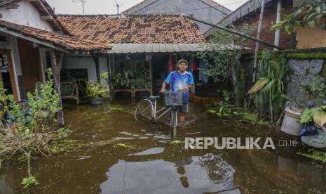 Dokumentasi genangan banjir di Tirto, Kabupaten Pekalongan, Jawa Tengah, Jumat (26/2/2021). 